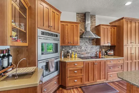 Kitchen - 7013 Maple Ln, Horace, ND 58047 photo 4 of 11
