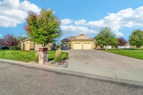 Exterior - 7013 Maple Ln, Horace, ND 58047 photo 2 of 16