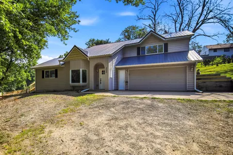 320 Jenny Ln, Owatonna, MN 55060