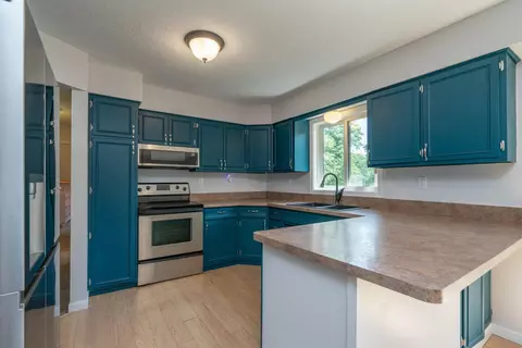 Kitchen - 13498 Meredith Dr, Baxter, MN 56425 photo 1 of 3