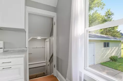 Entry Way - 419 5th St SE, Willmar, MN 56201 photo 2 of 2