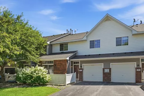 17973 Cobblestone Way, Eden Prairie, MN 55347