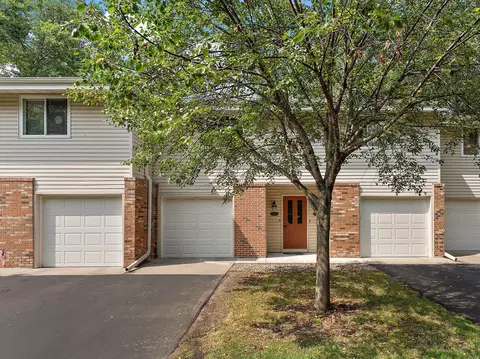 17587 Pond Cir, Eden Prairie, MN 55346