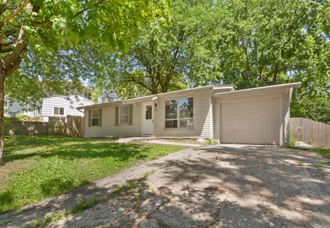 3940 Willow Heights Dr SW, Rochester, MN 55902