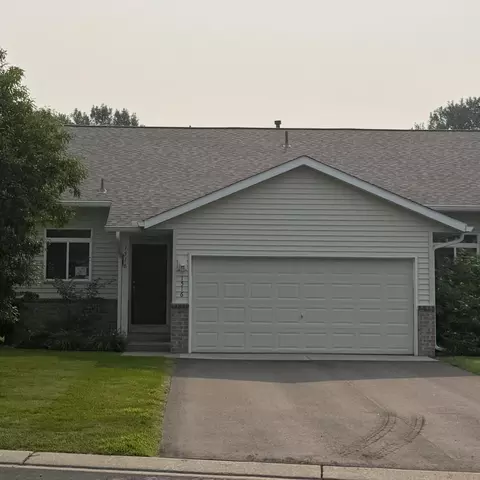 1516 Dublin Ct, Shakopee, MN 55379