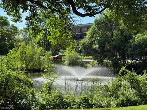 10511 Cedar Lake Rd #309, Minnetonka, MN 55305