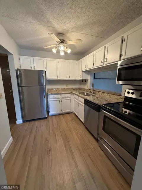 10511 Cedar Lake Rd #309, Minnetonka, MN 55305