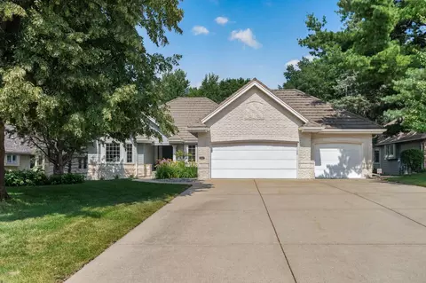 10421 Shelter Grv, Eden Prairie, MN 55347