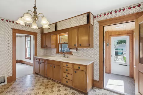 827 7th Ave SW, Faribault, MN 55021 photo 9
