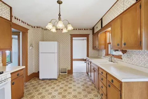 827 7th Ave SW, Faribault, MN 55021 photo 8
