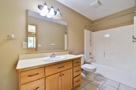 Bath - 16310 Pristine Pine Ct, Brainerd, MN 56401 photo 1 of 3