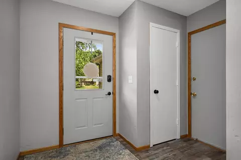 Entry Way - 4089 Pennsylvania Ave, Eagan, MN 55123 photo 1 of 2