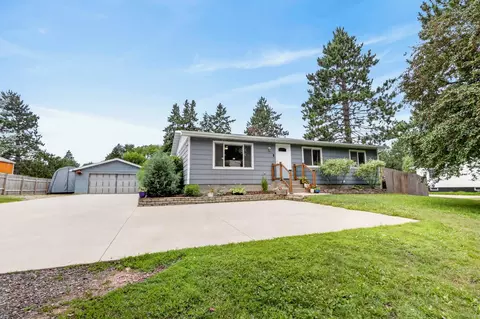 2105 Strader Dr, Grand Rapids, MN 55744
