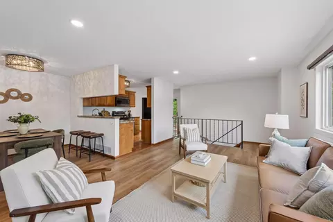1756 Helena Rd N, Oakdale, MN 55128