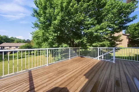 Exterior - 840 Northview Park Rd, Eagan, MN 55123 photo 6 of 8