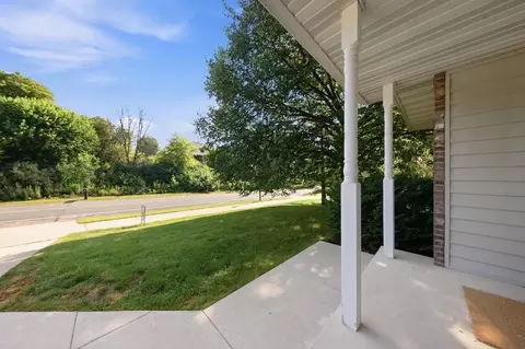 Exterior - 840 Northview Park Rd, Eagan, MN 55123 photo 5 of 8