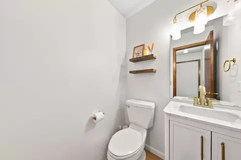 Bath - 840 Northview Park Rd, Eagan, MN 55123 photo 1 of 4