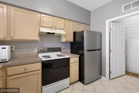 2176 Cool Stream Cir #1806, Eagan, MN 55122 photo 6