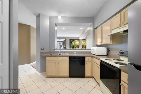 2176 Cool Stream Cir #1806, Eagan, MN 55122 photo 4