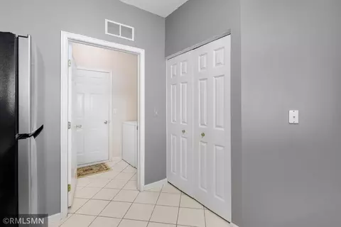 2176 Cool Stream Cir #1806, Eagan, MN 55122 photo 5