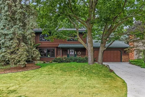 1819 Moore St, Falcon Heights, MN 55113