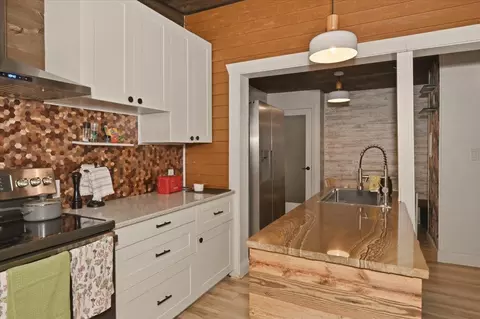 Kitchen - 1515 N 9th Ave E, Duluth, MN 55805 photo 3 of 3