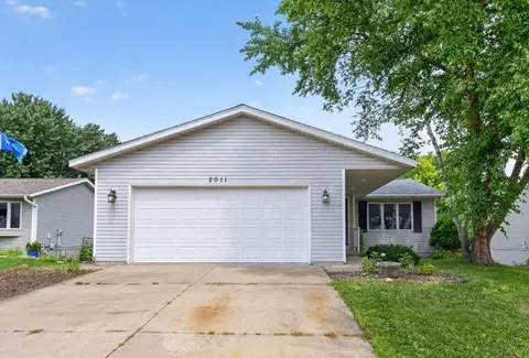 2011 50th St NW, Rochester, MN 55901