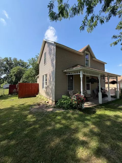 Exterior - 206 E 2nd St, Hardwick, MN 56134 photo 2 of 10