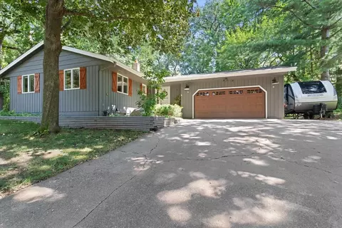 2685 Glenbrook Ave N, Oakdale, MN 55128