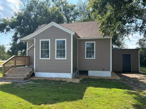 Exterior - 106 1st Ave SW, Eagle Bend, MN 56446 photo 2 of 4