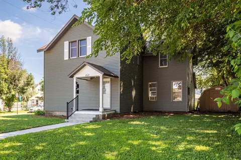803 W 5th St, Winona, MN 55987