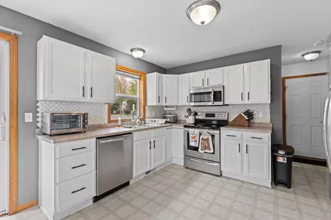 Kitchen - 805 3rd Ave NE, Plainview, MN 55964 photo 1 of 4