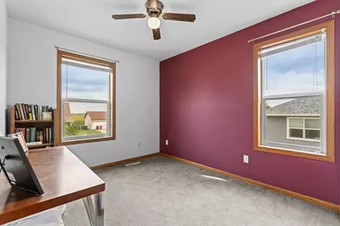 Bedroom - 805 3rd Ave NE, Plainview, MN 55964 photo 2 of 5