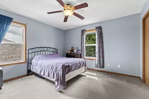 Bedroom - 805 3rd Ave NE, Plainview, MN 55964 photo 4 of 5