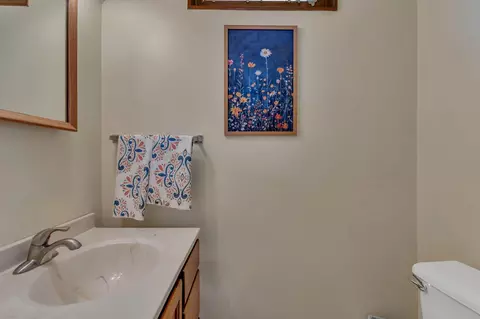 Bath - 920 Meadow Ln, Willmar, MN 56201 photo 4 of 4