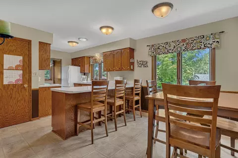 Kitchen - 920 Meadow Ln, Willmar, MN 56201 photo 4 of 4