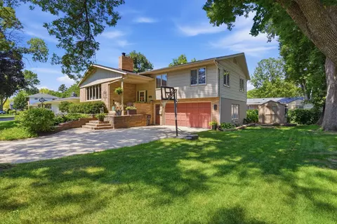 Exterior - 920 Meadow Ln, Willmar, MN 56201 photo 3 of 13