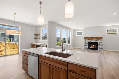 17924 Headwaters Dr, Lakeville, MN 55044