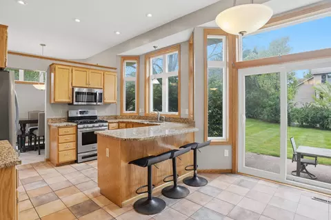 8901 Dunbar Knl N, Brooklyn Park, MN 55443