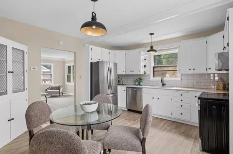 1394 Mackubin St, Saint Paul, MN 55117