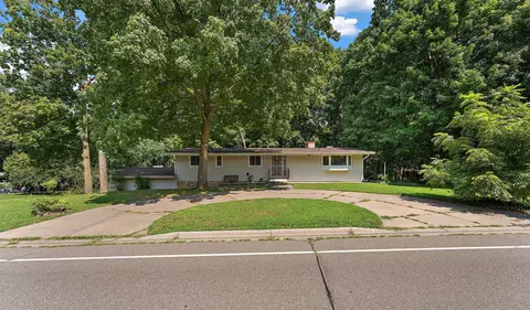 4125 Thrushwood Ln, Minnetonka, MN 55345