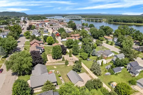View/Area - 329 2nd St E, Wabasha, MN 55981 photo 3 of 6