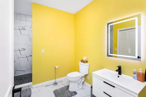 Bath - 417 Elk St, Duluth, MN 55803 photo 1 of 6