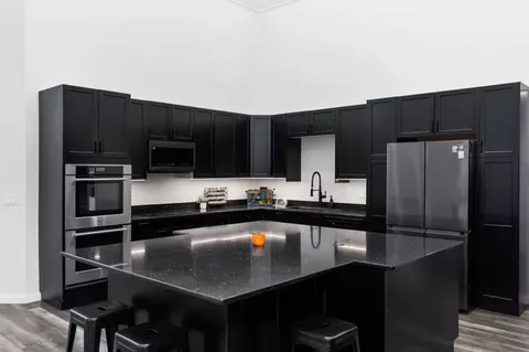 Kitchen - 417 Elk St, Duluth, MN 55803 photo 4 of 7