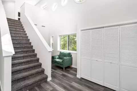 Entry Way - 417 Elk St, Duluth, MN 55803 photo 2 of 13