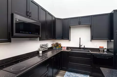 Kitchen - 417 Elk St, Duluth, MN 55803 photo 5 of 7