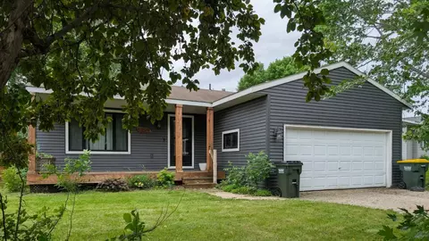 Exterior - 3105 3rd Ave NW, Willmar, MN 56201 photo 3 of 9