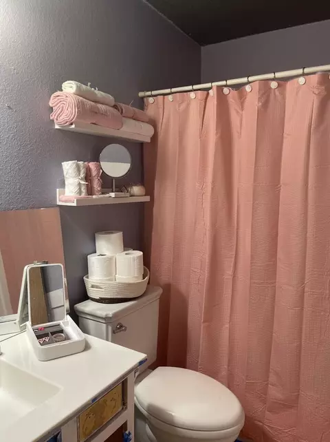 Bath - 3105 3rd Ave NW, Willmar, MN 56201 photo 1 of 5