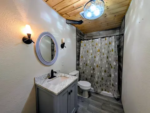 Bath - 3105 3rd Ave NW, Willmar, MN 56201 photo 4 of 5
