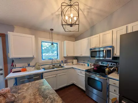 Kitchen - 3105 3rd Ave NW, Willmar, MN 56201 photo 4 of 5
